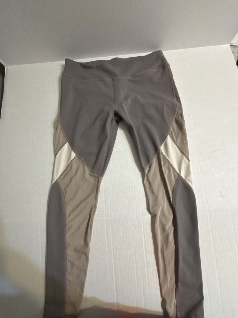 Fabletics Colorblock Mesh Performance Leggings - Picture 5 of 5